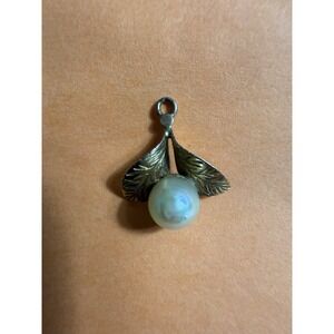 Vintage 14K Yellow Gold Baroque Pearl Leaf‎ Pendant Charm